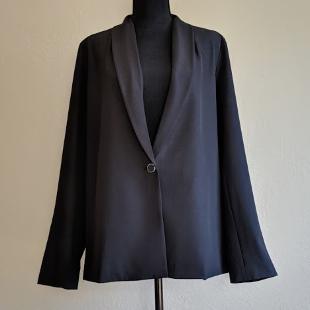 NWOT BLACK BLAZER WITH STRAPPY LACE UP BACK